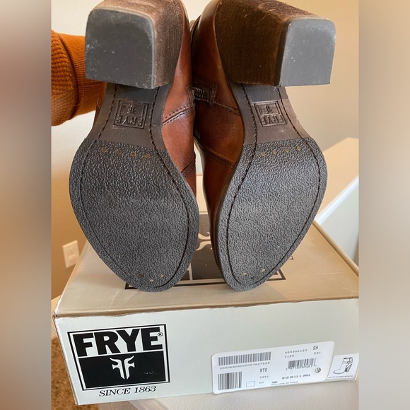 Frye Patty Riding Boots - Leather block heel - size 5.5 - Picture 6 of 6